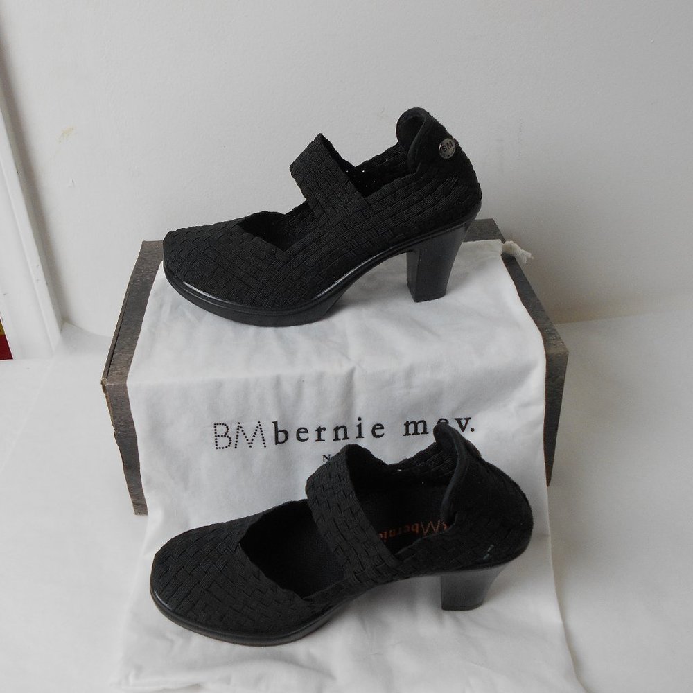 Womens Stretch Mary Jane Pump Black New in the Box